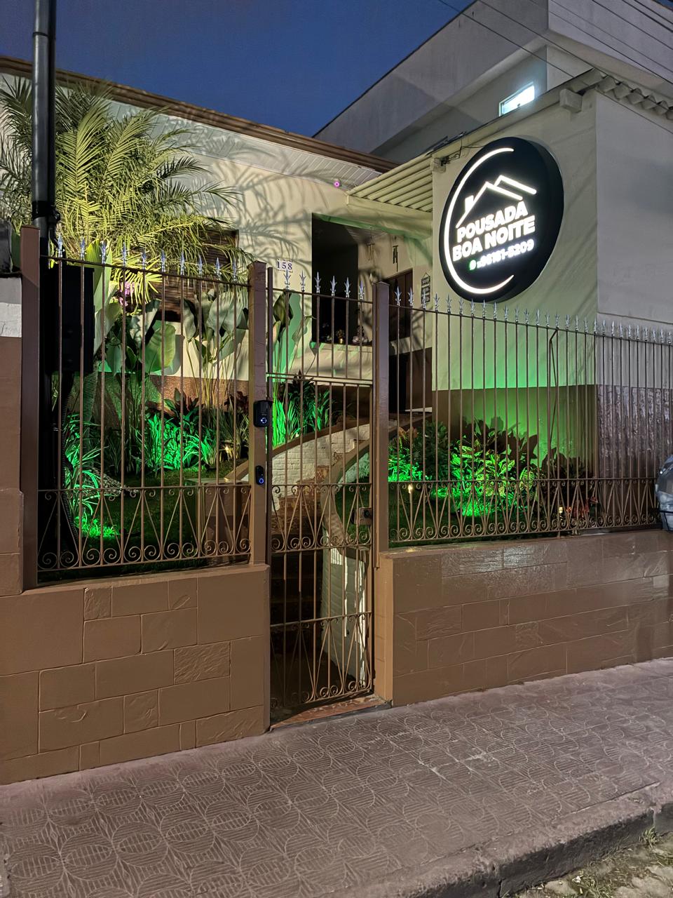 Fachada da Pousada Boa Noite em Atibaia